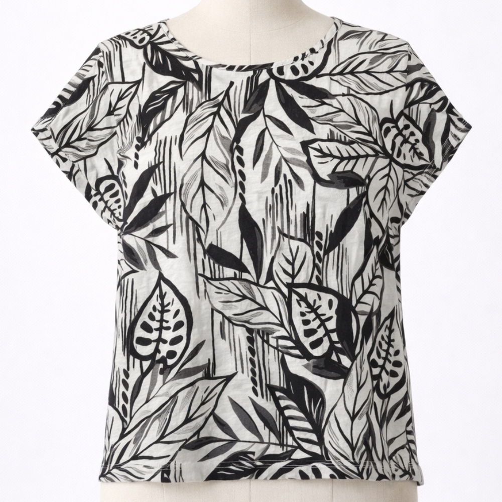 Tahari Linen Button Back Top | Black & White Leaf Print | Like New